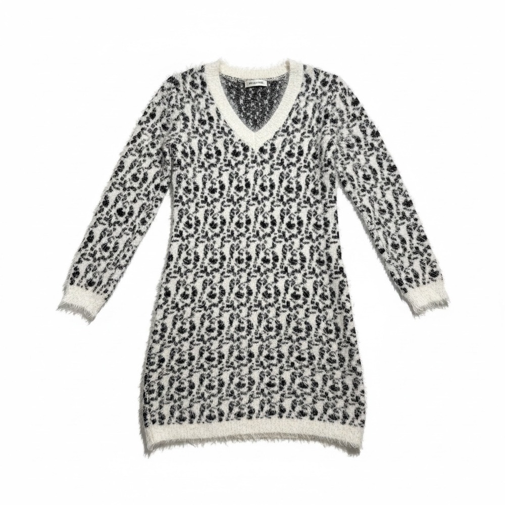 White‎ Mark Leopard Print Eyelash Knit V-Neck Sweater Dress Black White Small